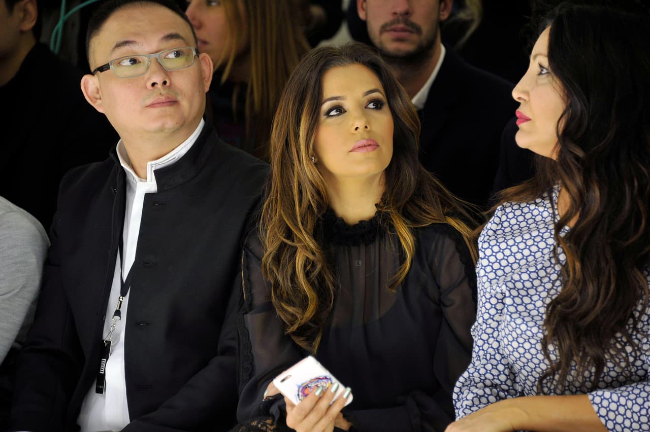 Acudió solita, ¿dónde dejó a su prometido?