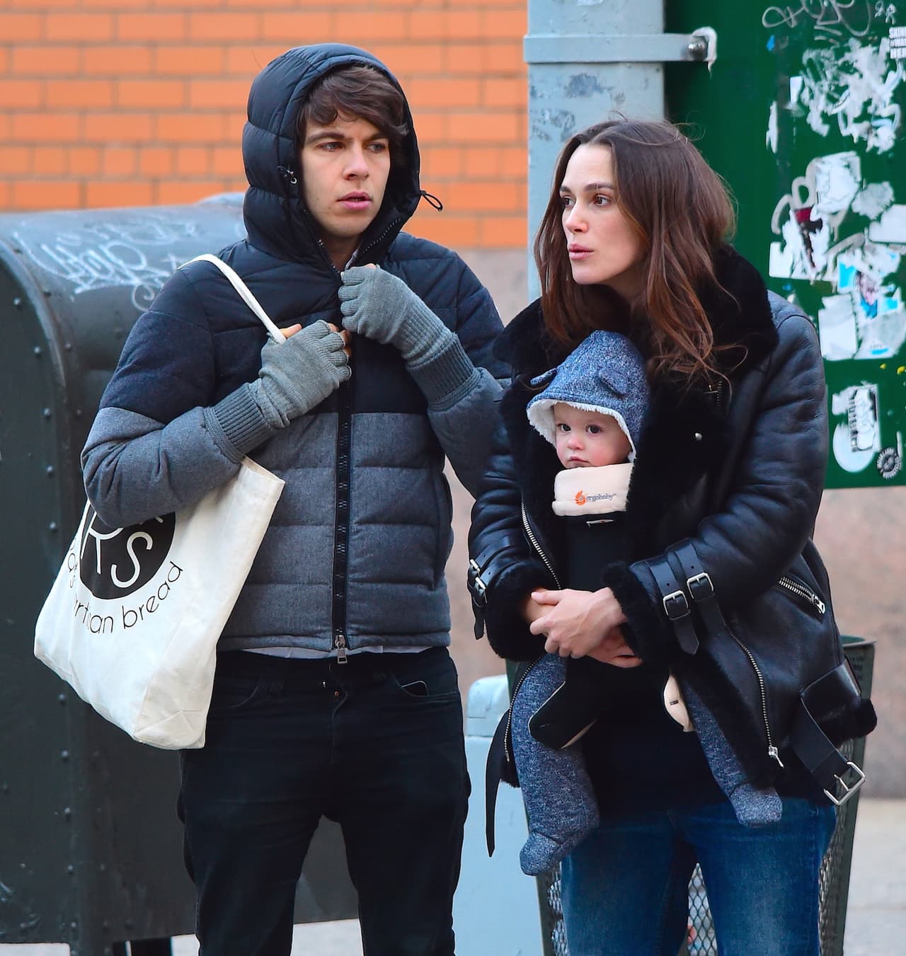 También los acompañaba su pareja, James Righton.