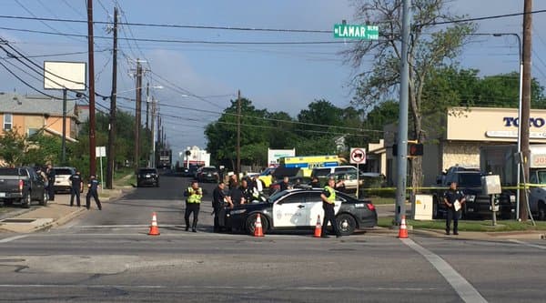 Policía es baleado cuando intentaba entregar una orden de allanamiento al norte de Austin 