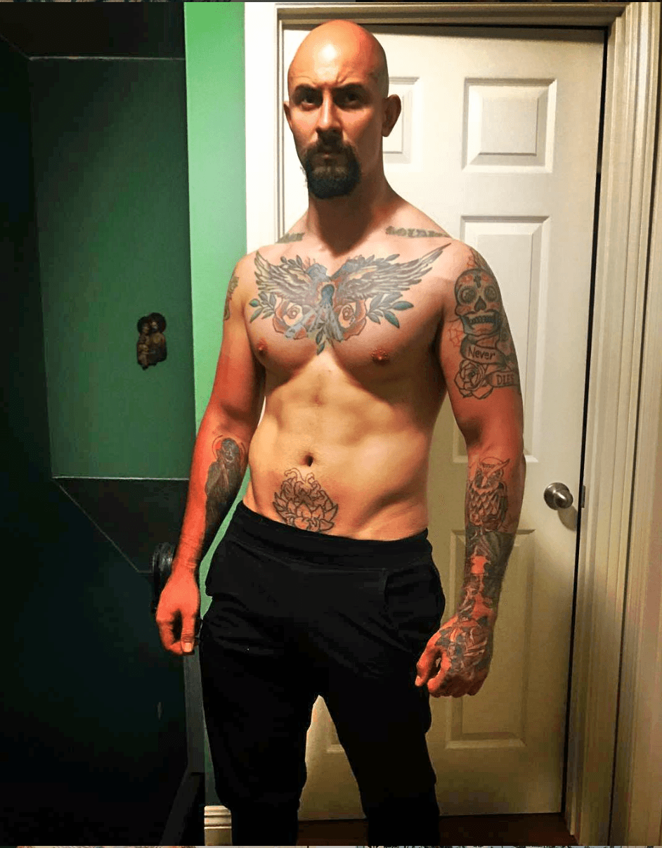 Juan Cadavid y su parecido a Derek Vinyard, el personaje neo-nazi de la película American History X.