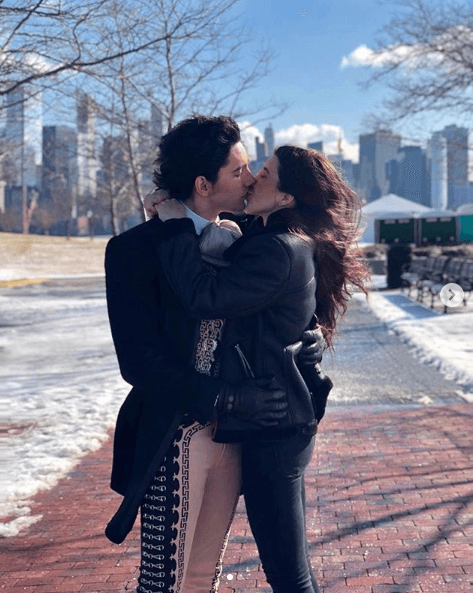 "Yo también 
<b>pensé que iba ser el primero en casarme</b>", dijo. 
<br>