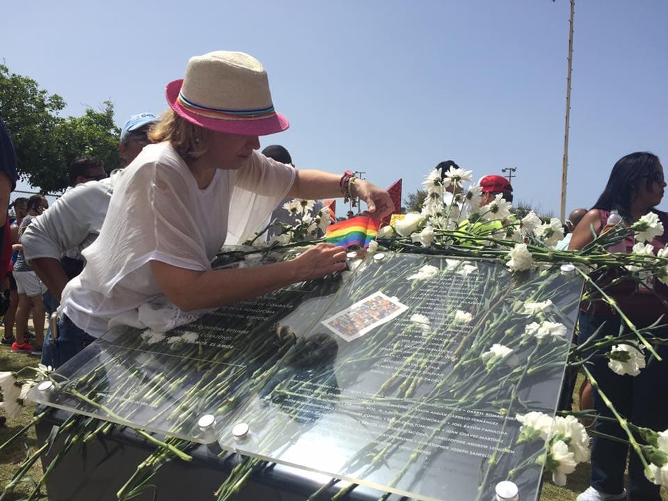 San Juan devela monumento en honor a víctimas de la masacre de Orlando