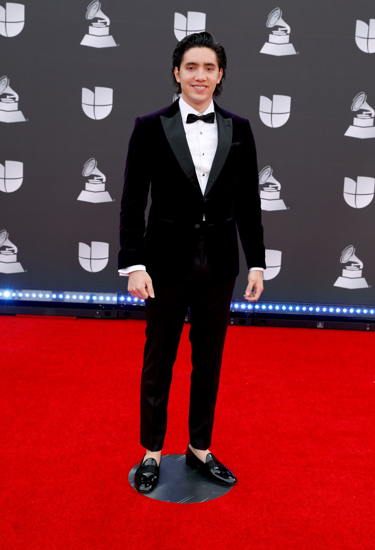 Alex Fernández, en una noche muy especial para él pues compartirá escenario con su padre Alejandro y su abuelo Vicente Fernández.