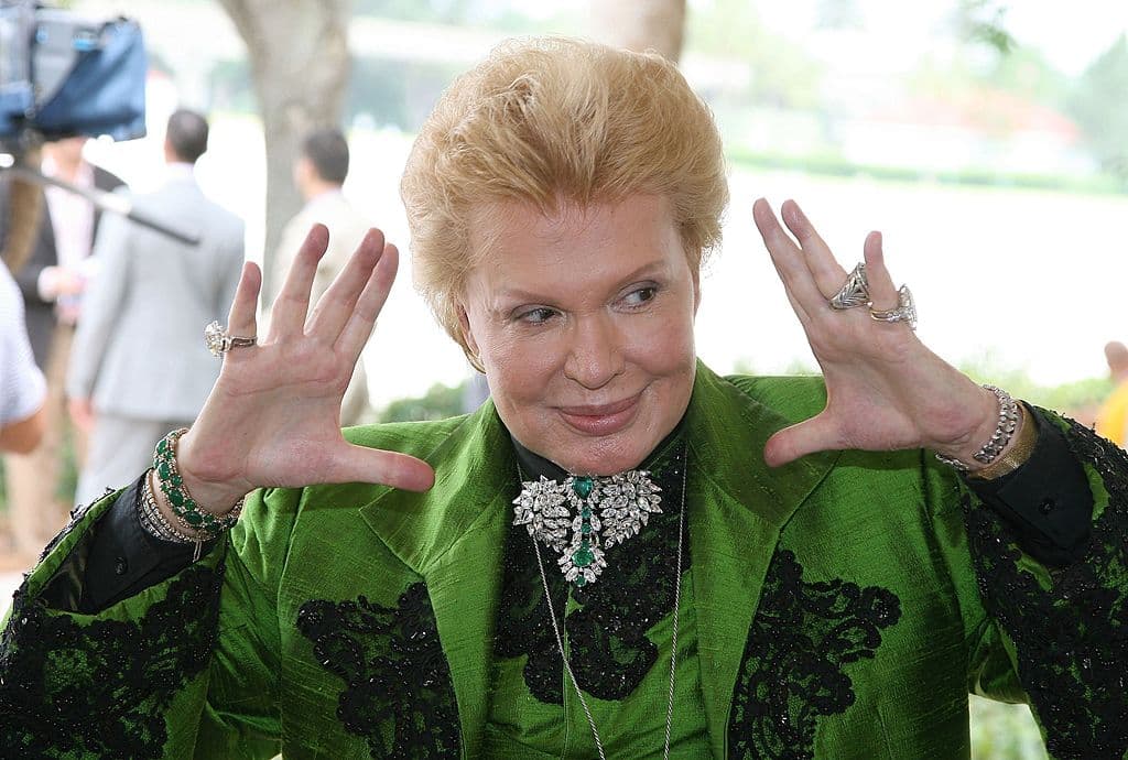 El astrólogo se recuperaba todavía de una caída sufrida a principios de este año en Puerto Rico que le provocó problemas en varias vértebras de la espalda. En la imagen, Walter Mercado en la boda de Charytin Goyco en 2007.