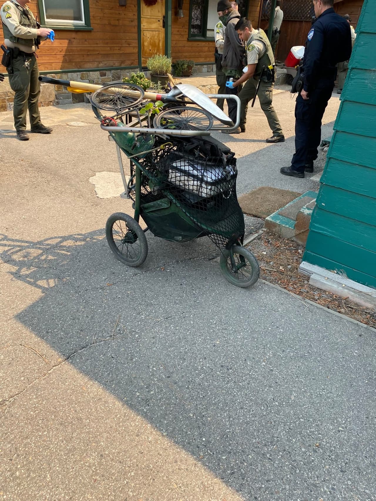 La ciudad de South Lake Tahoe permanece evacuada, así como otras comunidades al sur de Lake Tahoe.