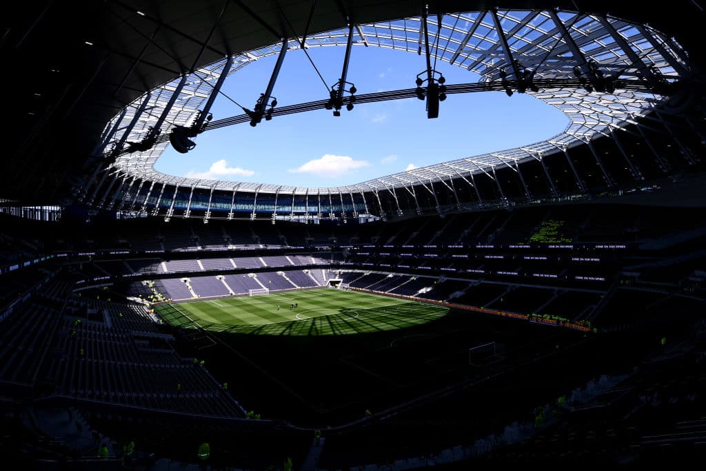 Así se ve el interior del estadio del Tottenham Hotspur en Londres.