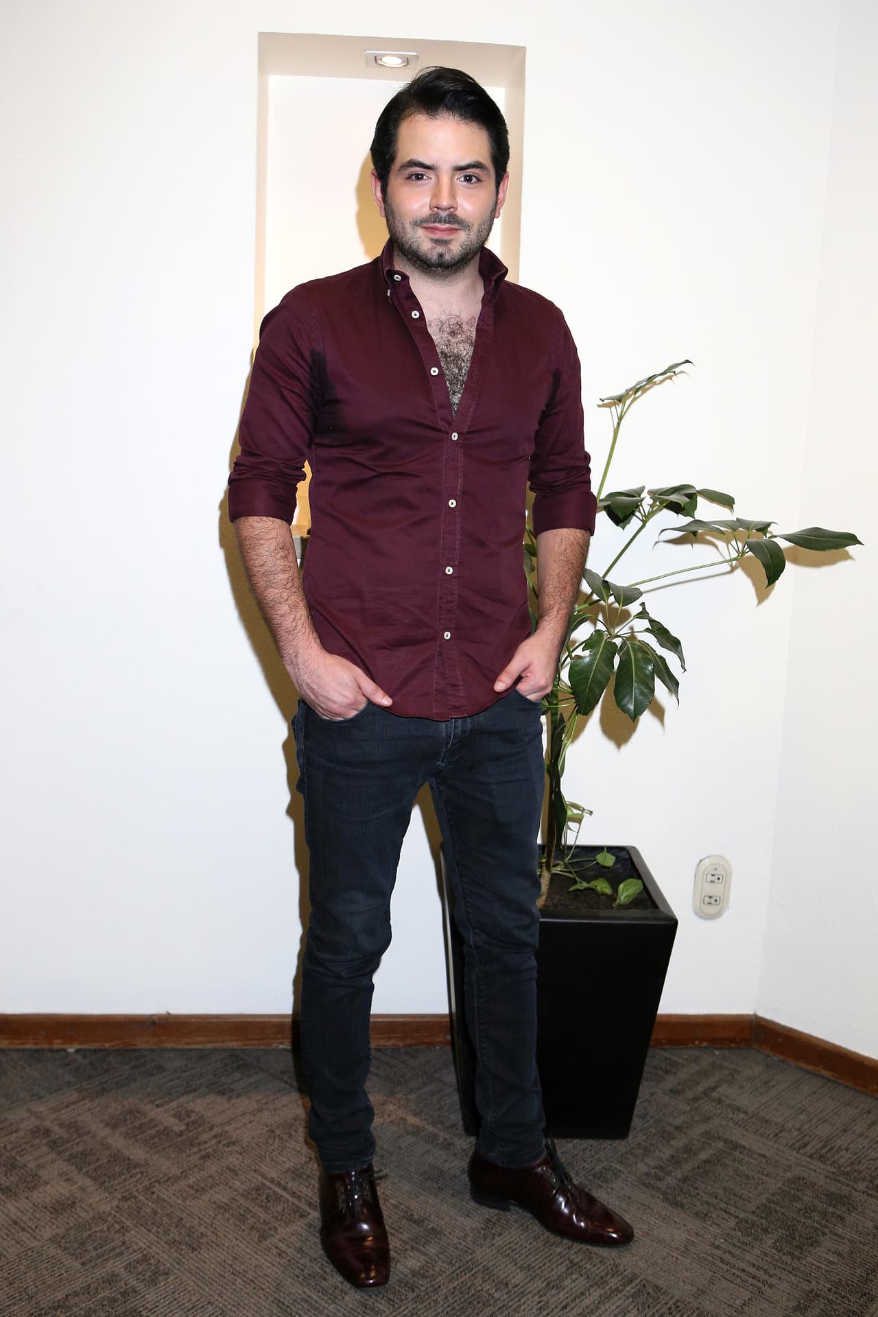 José Eduardo Derbez confirmó, con un comunicado que compartió a través de sus historias de Instagram, que su romance con la modelo Bárbara Escalante terminó.