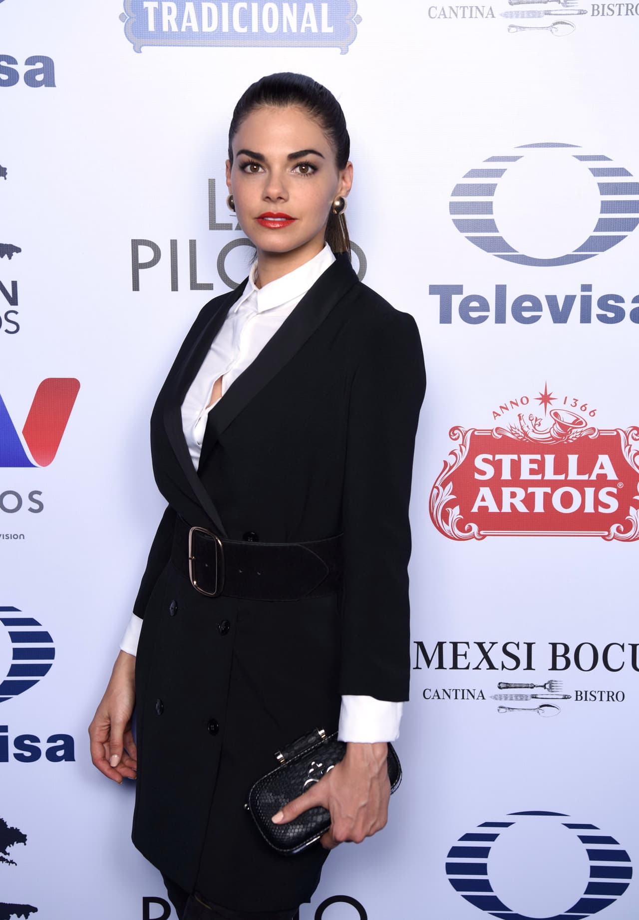 <b><a href="http://www.univision.com/temas/livia-brito">Livia Brito</a></b> también encarnó a una mujer llena de coraje y mucha pasión en '
<b>La Piloto</b>', 'Yolanda' era una mujer impulsiva, que luchaba día a día por sobrevivir en un mundo de peligrosos narcotraficantes.