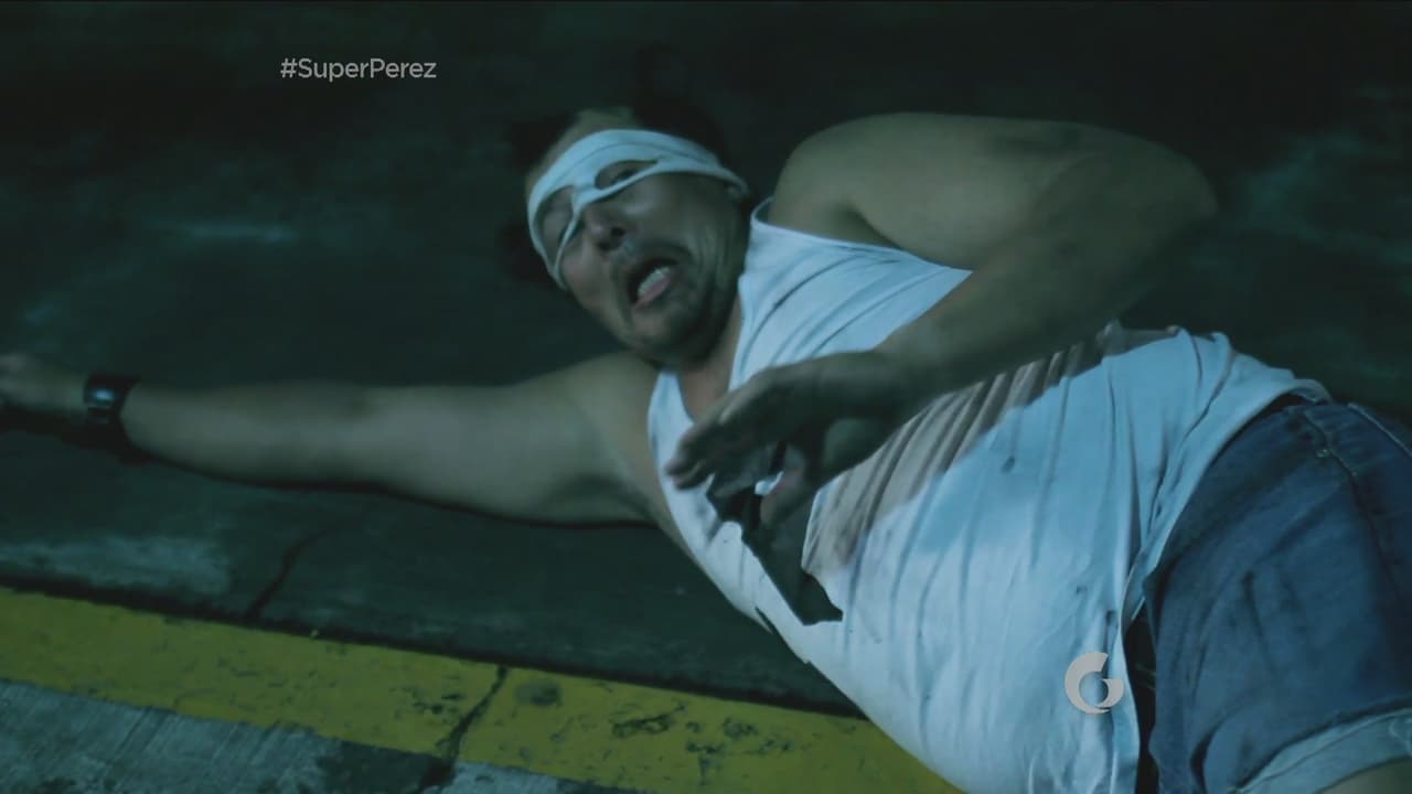 Eustaquio quizó ser valiente y dar el primer golpe contra el ladrón pero terminó en el suelo. ¡Pobrecillo!