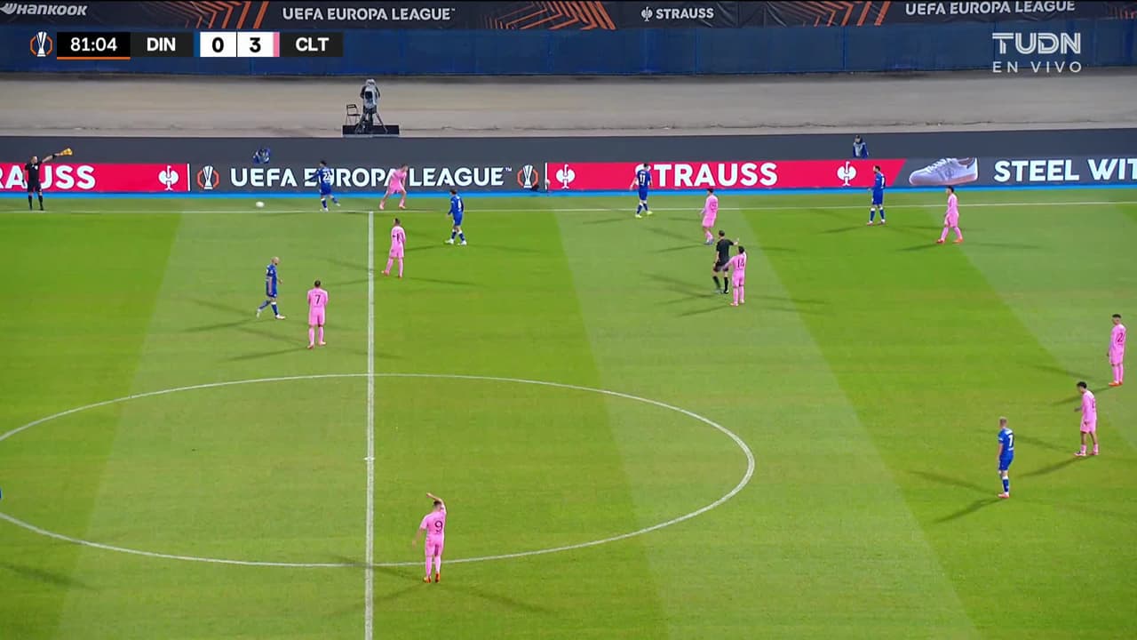 ¡TIRO ATAJADO! disparo por Mounsef Bakrar.