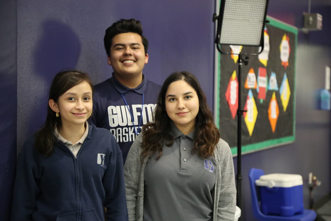 Estudiantes de la preparatoria YES Prep Gulfton, luegar donde se realizó el foro informativo, estuvieron muy atentos a la conversación entre inmigrantes indocumentados y los panelistas del evento.