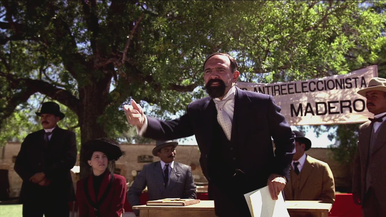 En busca de la democracia, Madero persuade a sus seguidores del peligro que representa Díaz.