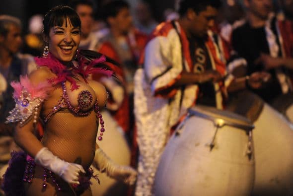El show se abrió con música afrouruguaya y con la presentación de Candombe de Gala, Mi Morena Band, M’ Bembe, Eduardo da Luz y La Calenda Beat.
