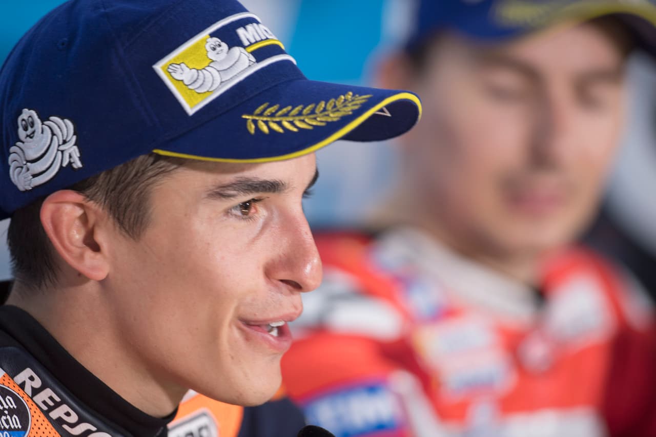 "Me preocupa, está claro, como le preocupa a toda la sociedad, pero es un tema en el que no me voy a mojar. Me afecta como ciudadano, pero no entiendo lo suficiente. Con lo que leo en las noticias, con lo que puedo extraer, no es suficiente. Prefiero guardarme mi opinión y verlas venir, a ver qué pasa"