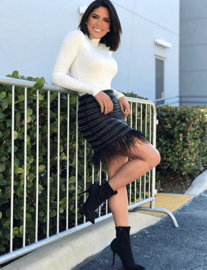 Cuando se trata de combinar la tonalidad del calzado con el resto de sus prendas, la conductora de Despierta América es una experta.