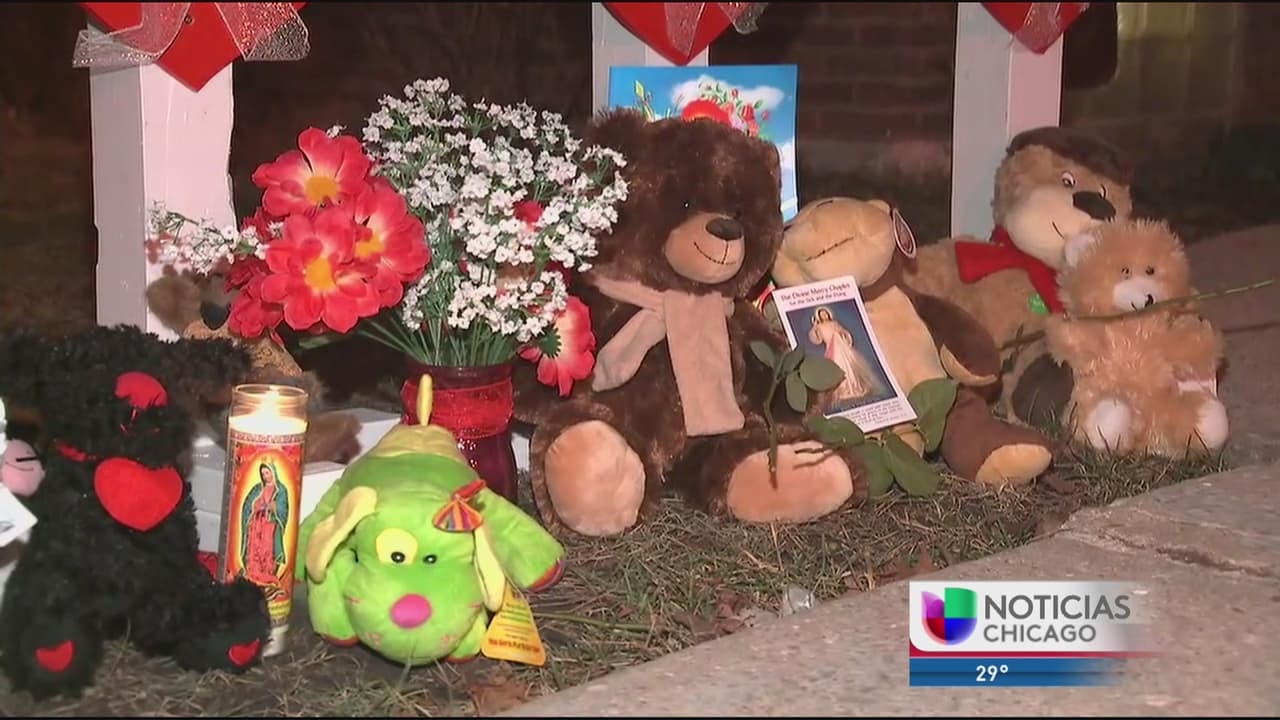 Noé, el hermano de María, corrió al escuchar los tiros, pero Uribe lo asesinó también. Cuando la abuela 
<a href="https://www.univision.com/local/chicago-wgbo/la-masacre-que-sacudio-a-gage-park-el-dia-de-la-candelaria">Rossaura Martínez</a> iba hacia arriba, fue arrojada escaleras abajo. Después, Uribe la habría apuñalado en varias ocasiones cuando estaba inconsciente.
