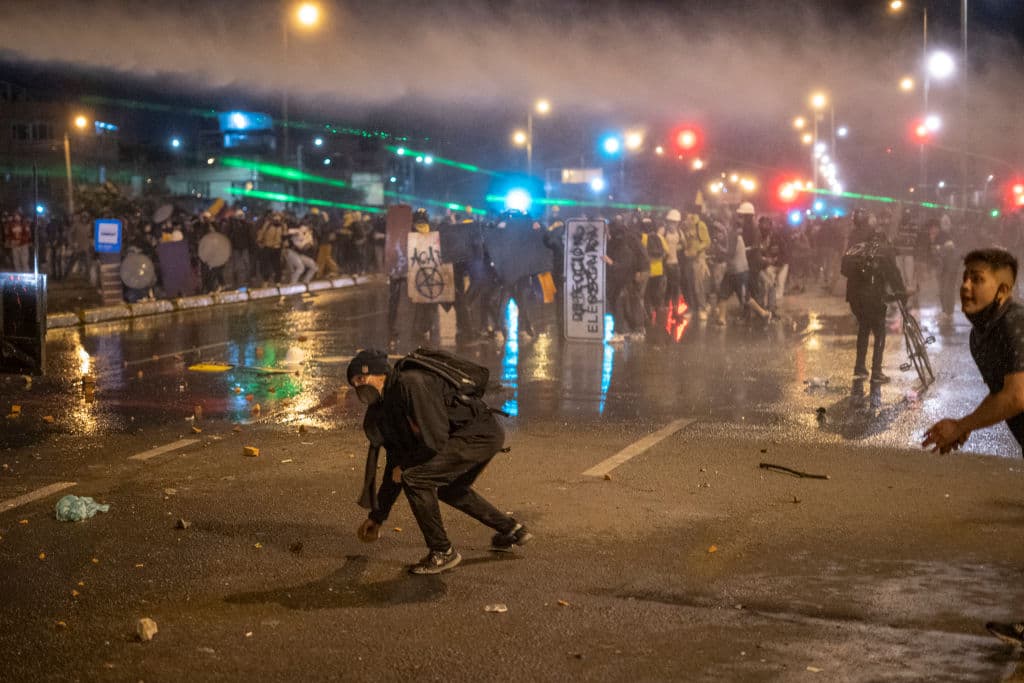 Tanto la
<a href="https://www.univision.com/temas/organizacion-de-las-naciones-unidas">Organización de Naciones Unidas</a>, como la Unión Europea, Estados Unidos además de organizaciones internacionales no gubernamentales han denunciado los abusos de las autoridades colombianas.