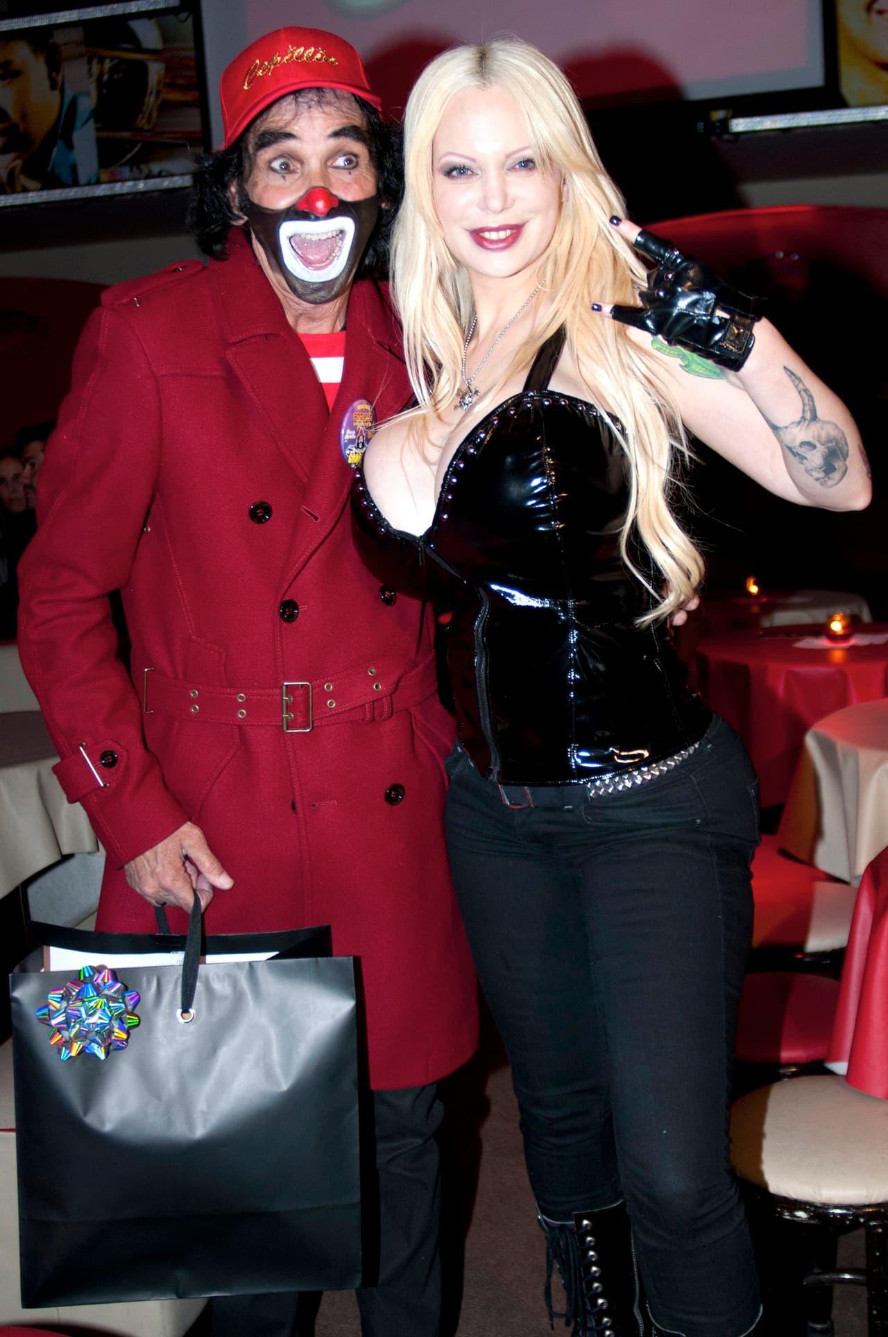 Su salud comenzó a mermarse después de que, en el año 2005, sufrió un infarto al término de una función en el circo. Al año siguente, padeció otro. 
<br>