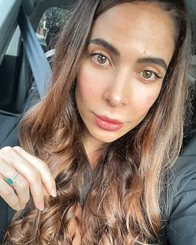 "Así que mejor les escribo esto y dejamos las interrogantes para después. 
<b>Alana</b>,
<b> el otro amor de mi vida, ya no está en este plano. </b>Después de un proceso muy difícil, trascendió".
<br>