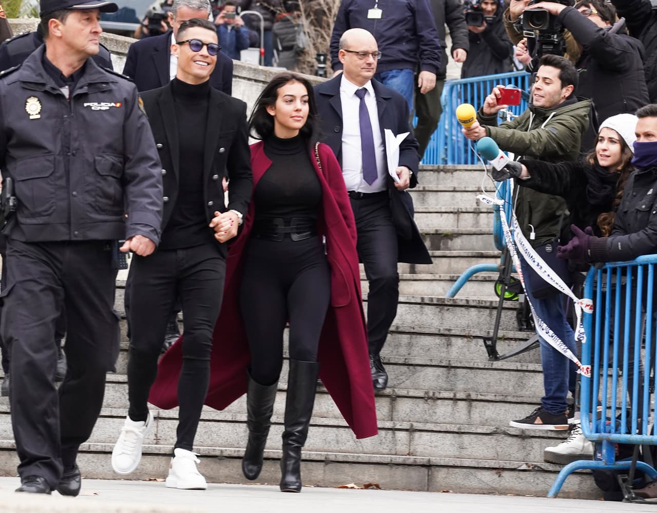 La sentencia, hecha pública hora y media después del juicio, condena a Cristiano como "autor criminalmente responsable" de cuatro delitos contra la Hacienda Pública.