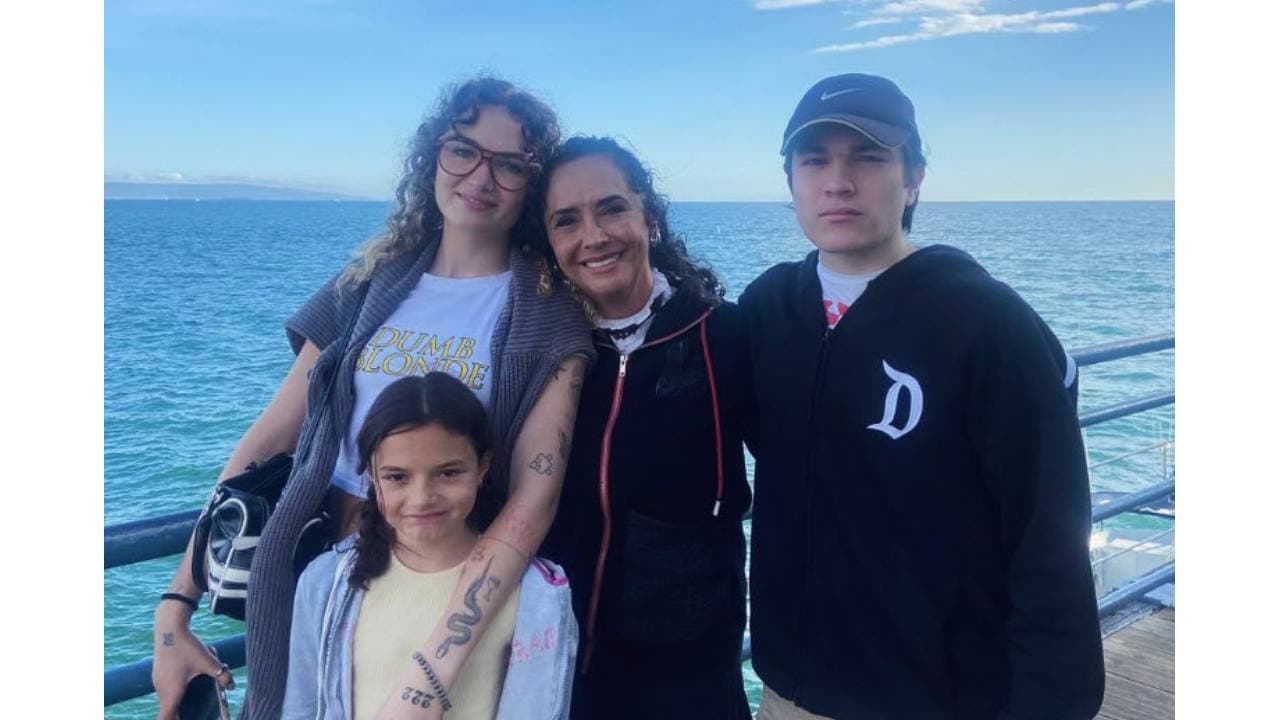 Mayra Rojas y sus hijos: Ivana, Luciana y Fabián.