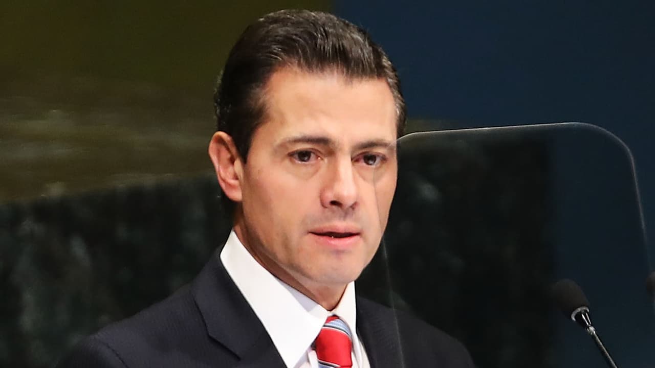 Peña Nieto y su novia se disfrazaron para pasar desapercibidos en un restaurante
