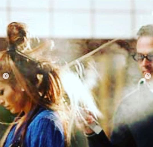 "[...] Amaba la belleza y quería que las mujeres se sintieran bellas y sexys. Amaba el desorden y la imperfección y vio lo interesante que era. Fue un verdadero artista.", detalló JLo en su mensaje. 
<br>