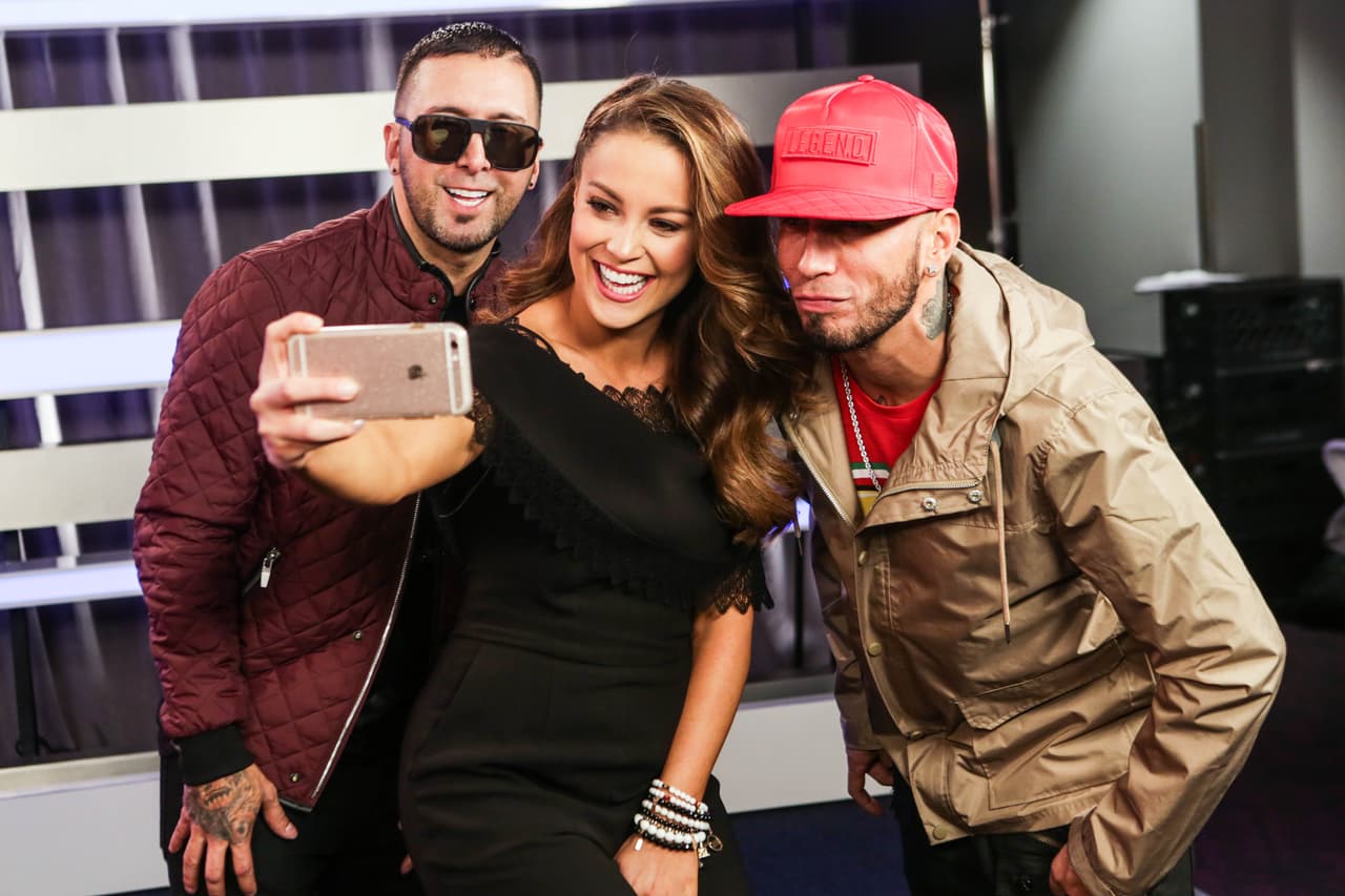 Después pasaron por nuestro set y nos dieron unas clases de Snapchat.