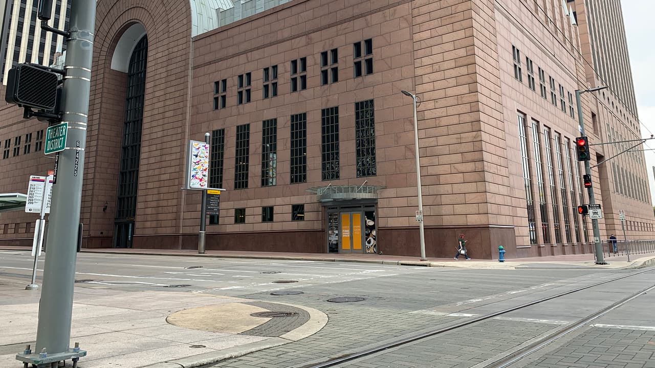 Esta es otra de las oficinas públicas que no están operando tras las medidas de emergencia implementadas por las autoridades.