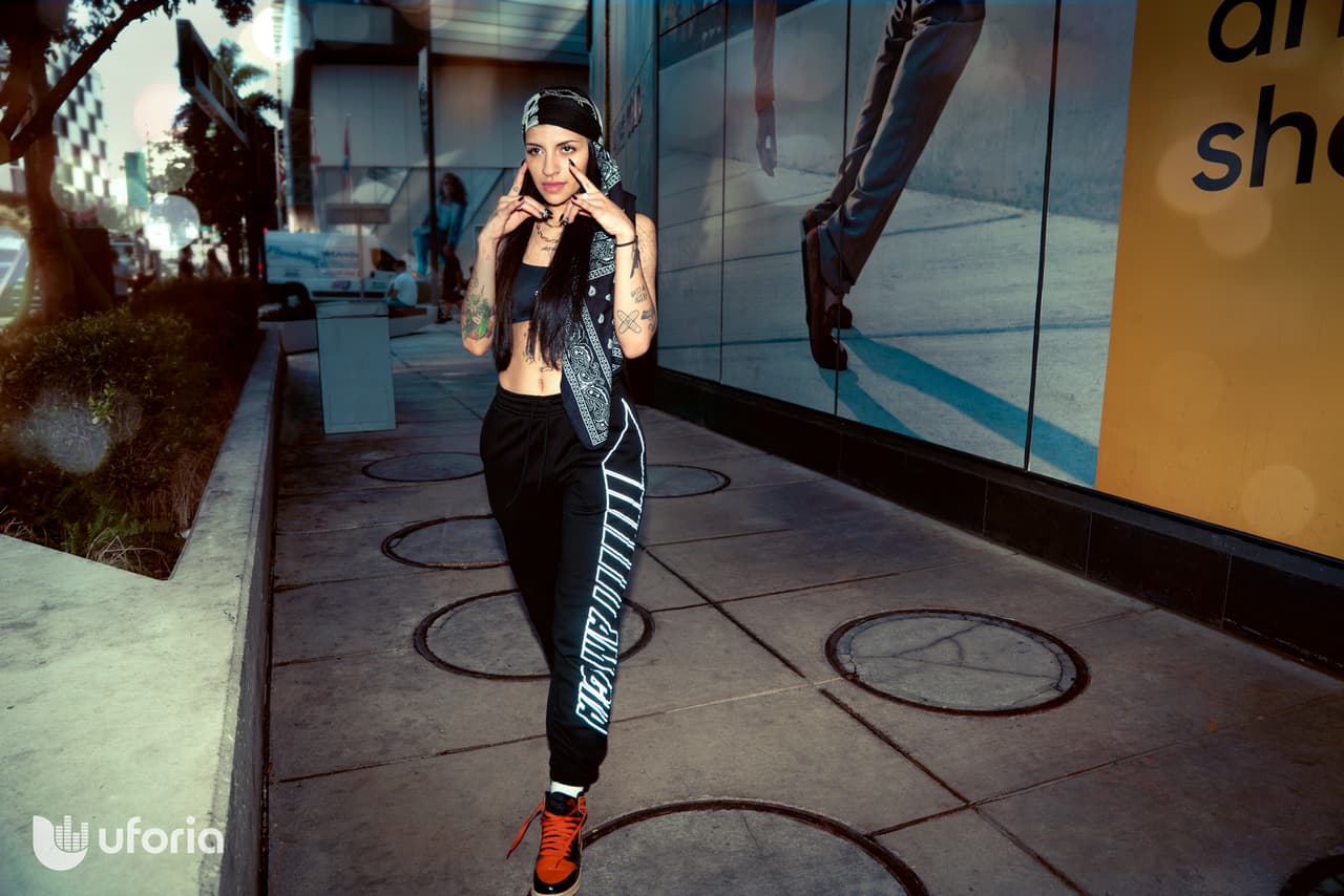 Después de todo,
<b>'La Niña Emo' </b>ya está preparada para conquistar el mundo con sus canciones y letras que son poesía.