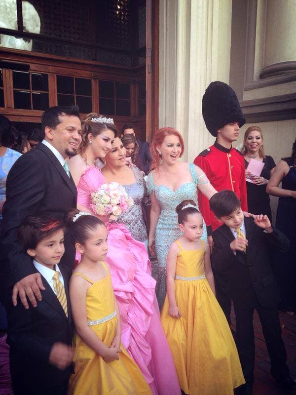 No obstante, en años recientes, la relación entre ambos famosos ha mejorado e incluso aparecieron juntos celebrando los XV años de su hija, en abril de 2014.