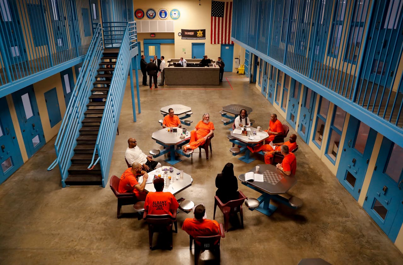 Más de medio millón de dólares le cuesta a NYC mantener a un delincuente en la cárcel

