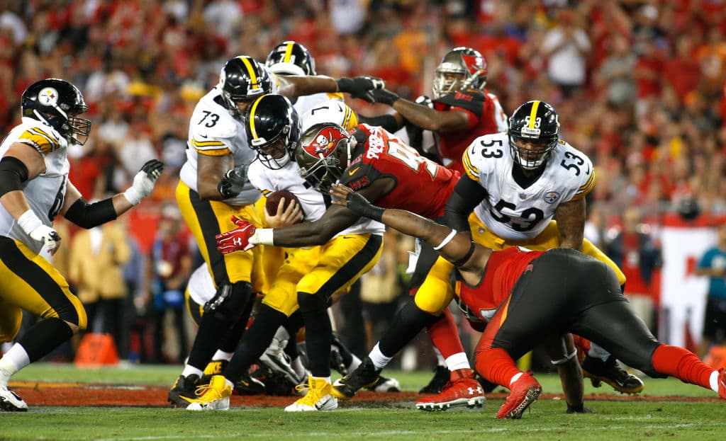 La defensa mejoró sensiblemente también, al grado de no permitirle ya ni un solo punto a los Steelers, pero ya habían permitido 30 lamentablemente para su causa.