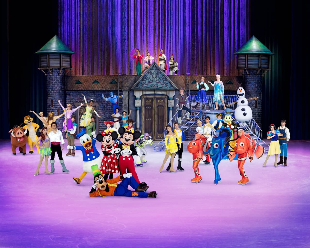 Disney celebra un siglo de entretener a las familias y lo festeja con una gira de 
<b>Disney On Ice</b> con su espectáculo 
<b>Let’s Celebrate!</b> en Dallas y Fort Worth.
