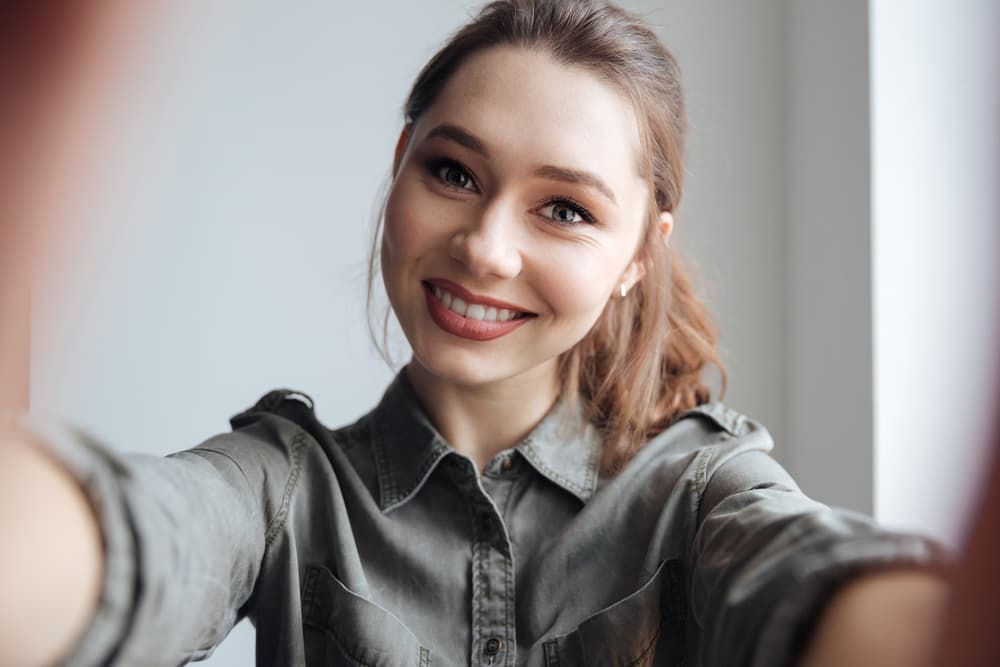 Intenso y apasionado, el signo de Escorpión es el paradigma del deseo y la fuerza intuitiva. Muchas veces se confunden tus sentimientos y te pueden juzgar a la ligera, sin embargo, tu personalidad es una de las más fieles, amorosas y ardientes del zodiaco. Simplemente lo que debes hacer es canalizar tu lema zodiacal de forma positiva porque debido a la gran fuerza de tu signo todo aquello que deseas casi siempre se realiza.