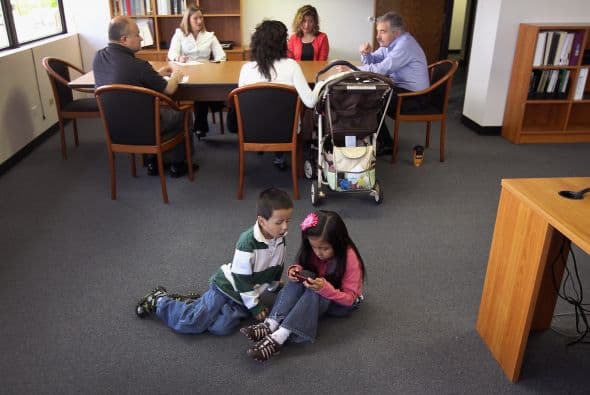 Aunque el beneficio puede otorgar hasta 8,000 dólares para los padres, no todos califican.
