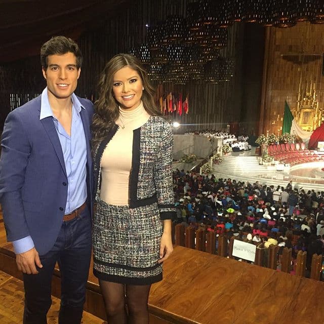 Nuestra querida Ana Patricia a lado de Danilo Carrera desde la Basílica de Guadalupe, México, en espera para cantarle Las Mañanitas a la Virgen Morena. (12 de diciembre, 2015).