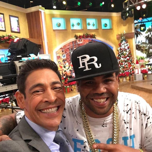 "Foto para el recuerdo con mi Panita @yosoypirulo que vino a promocionar su nueva producción discográfica", compartió Johnny Lozada.