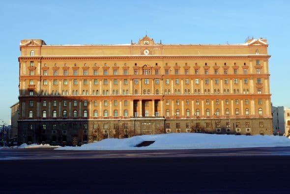 Muchas personas creen que el asesinato fue motivo de una operación de la KGB y el régimen cubano de Fidel Castro.