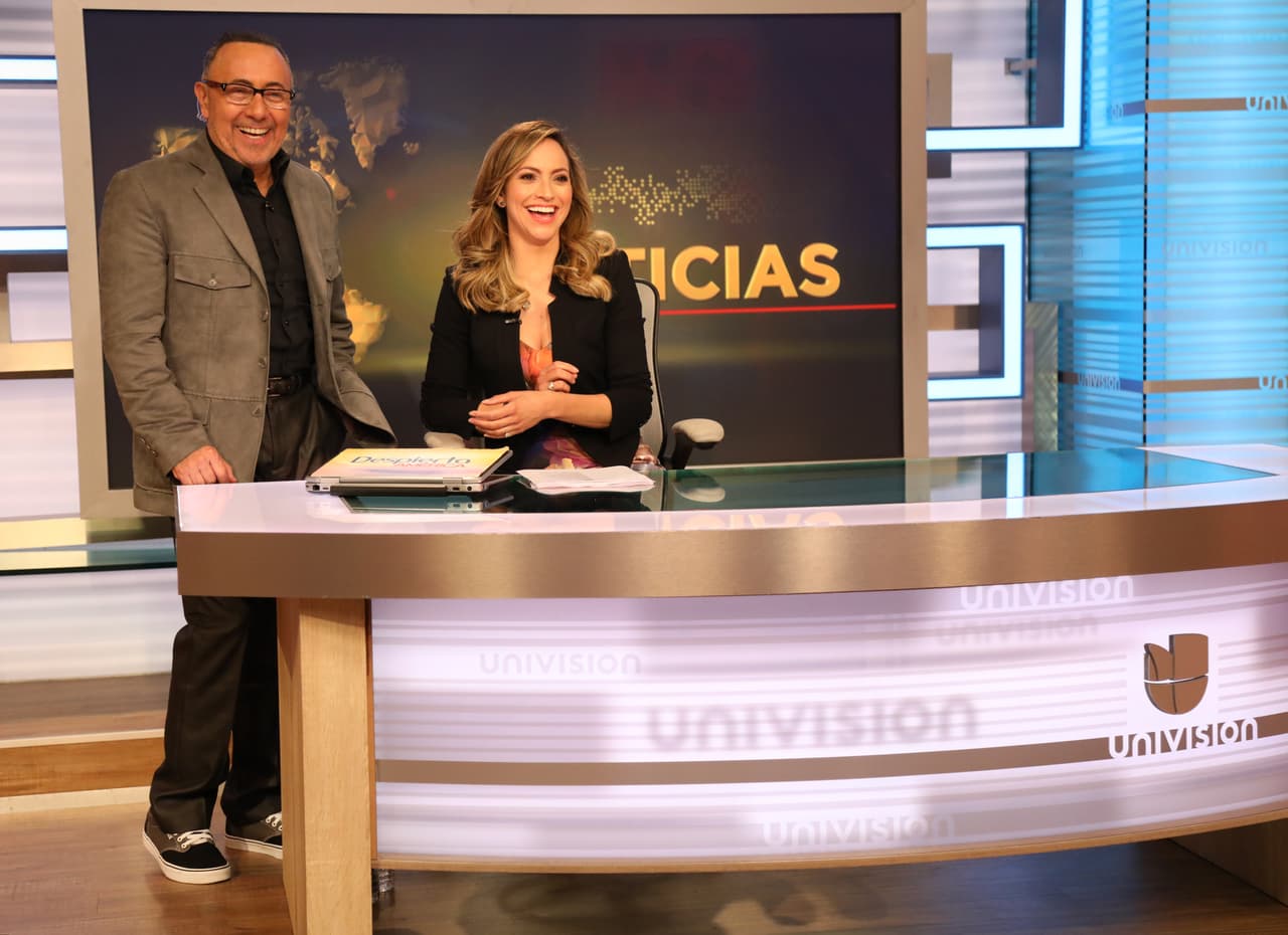 Junto a ella Fernando dio un gran anuncio, regresa a Univision con un nuevo programa.