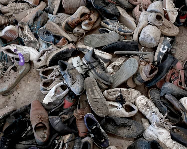 Zapatos, parte de los objetos hallados en el Rancho Izaguirre.