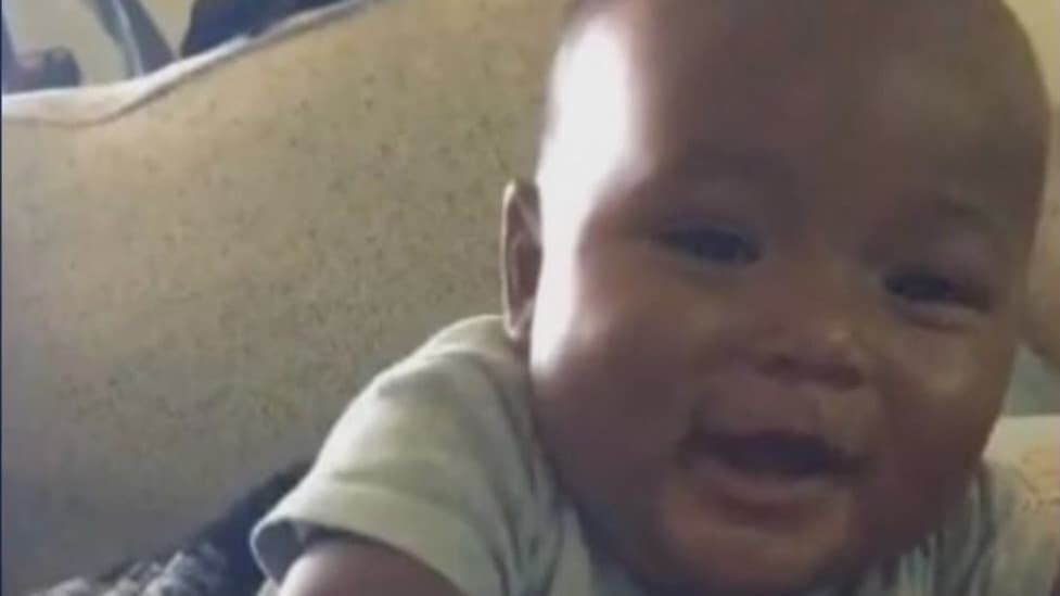 Al llegar las autoridades al sitio y hallar al menor fallecido, los oficiales del Departamento de Policía de Merced comenzaron con una exhaustiva búsqueda de pistas, testigos y cámaras de vigilancia para dar con los responsables.
<br>