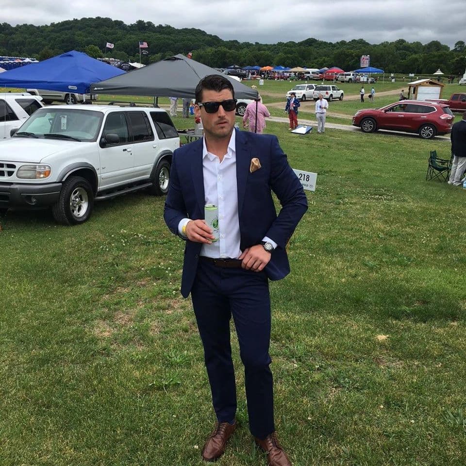 El 
<a href="https://abc.com/shows/the-bachelorette/cast/tyler-g-2019 " target="_blank">perfil en ABC</a> de Tyler dice que era un estudiante graduado en psicología y se describía a sí mismo como un tipo relajado que evitaba ir a clubes nocturnos y prefería pasar el tiempo leyendo o en su bote.