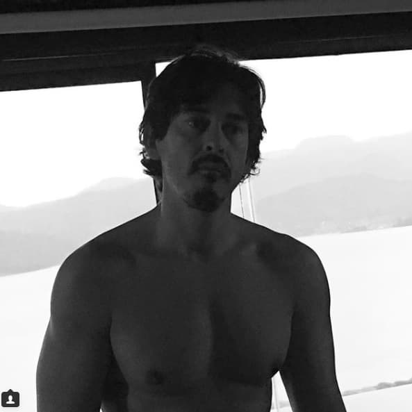 Después de pasar por actores y futbolistas le tocó el turno de intentar algo con el empresario Fernando Shoewald, ahora esposo de Bárbara del Regil. En su momento la pareja dejó ver que se jurarían amor eterno, pero los celos de él acabaron con la ilusión de vivir felices para toda la vida.