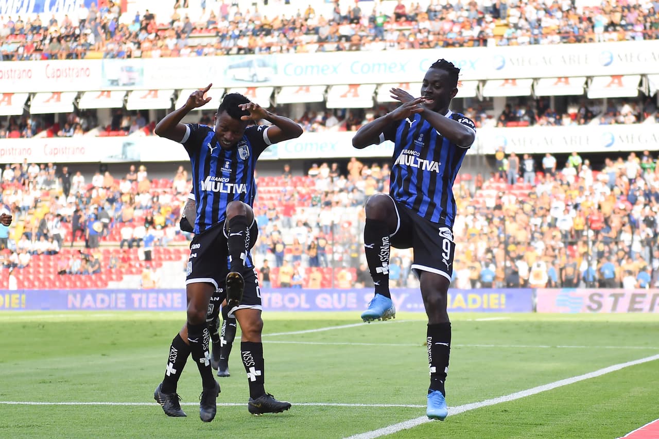 15.- 
<b>Querétaro: </b>Ake Loba 4 goles y 2 asistencias | Alonso Escoboza 3 goles y 3 asistencia | Total: 7 goles y 5 asistencias | Goles del equipo: 28 | Porcentaje de goles entre ambos: 25%