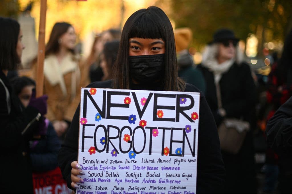 Las mujeres reclaman su derecho a ir seguras en las calles. En la imagen, la protesta del 25N en Londres frente a la sede de la policía británica.