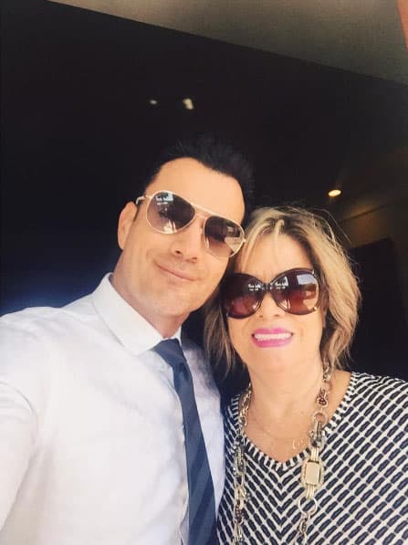 ¿Crees que se parecen? 
<b><a href="http://www.univision.com/temas/david-zepeda">David Zepeda</a></b> nos presenta a la mujer de su vida.