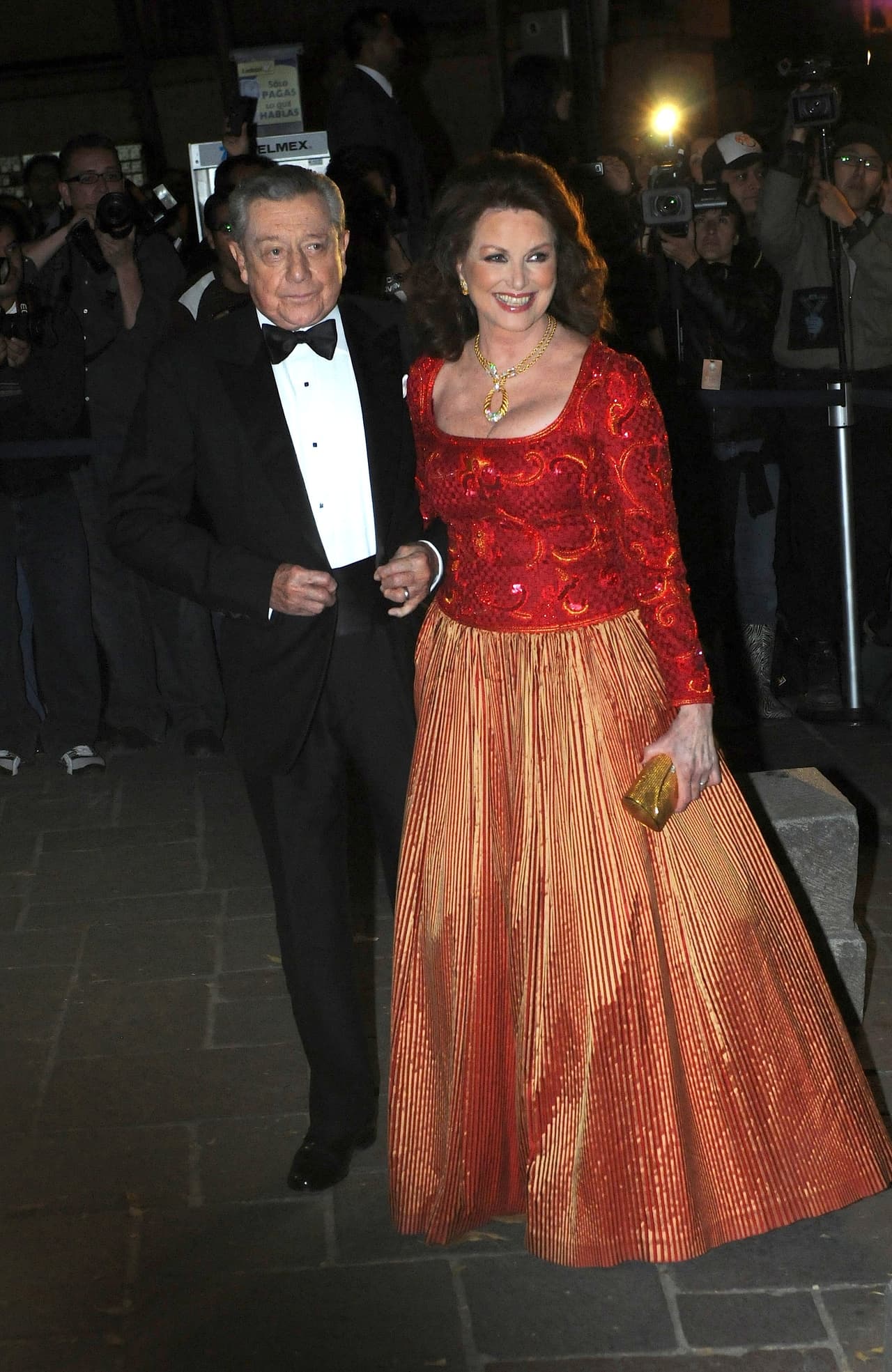 "Esa pareja me cae muy bien porque 
<b>son gente decente</b> […] la señora Christiane Martel, una verdadera dama", dijo Infante sobre este matrimonio.