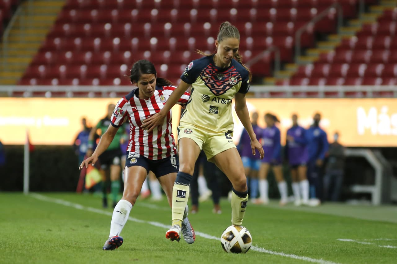 Chivas necesitaba ganar para avanar a las Semifinales, pero no pudo generar opciones claras en el marco del América.