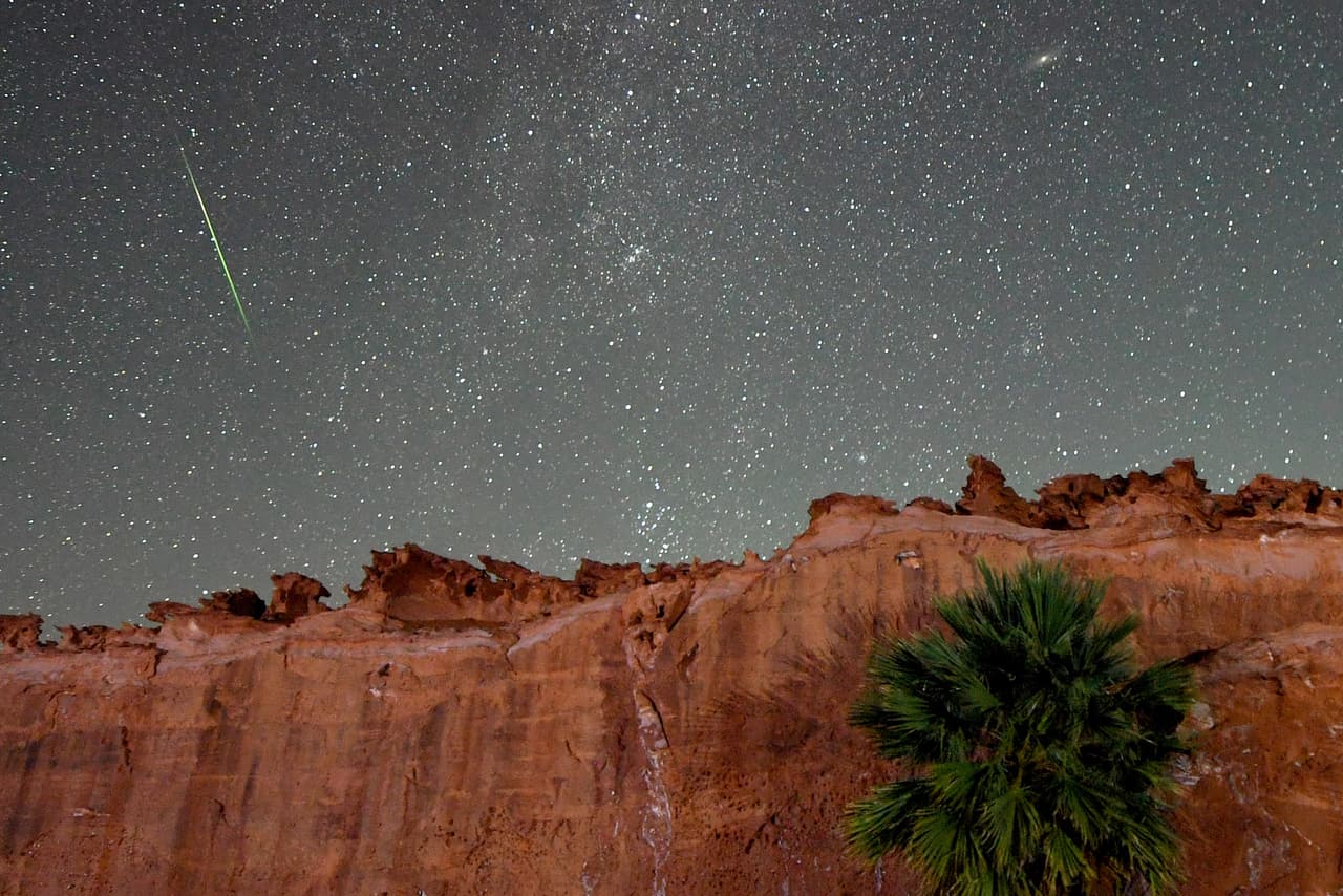 <b>Las perseidas, una espectacular lluvia de estrellas cada verano en el hemisferio norte.</b> También conocidas como las ‘lágrimas de San Lorenzo’, 
<a href="https://www.univision.com/noticias/medio-ambiente/el-espectaculo-de-las-perseidas-asi-se-vio-la-impresionante-lluvia-de-estrellas-en-su-mejor-punto-fotos-fotos"><u>esta lluvia de ‘estrellas fugaces’ llegó a su punto máximo entre el 11 y 12 de agosto</u></a>. Son el resultado de una estela de residuos que deja el paso del cometa Swift-Tuttle al entrar en la atmósfera terrestre.